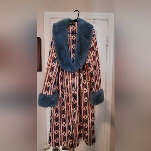 Patterned Women's Coat with Blue Fur Trim